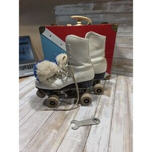 Vintage Chicago Roller Skate Co White Leather Quad Roller Skates‎ w Poms 4 Case